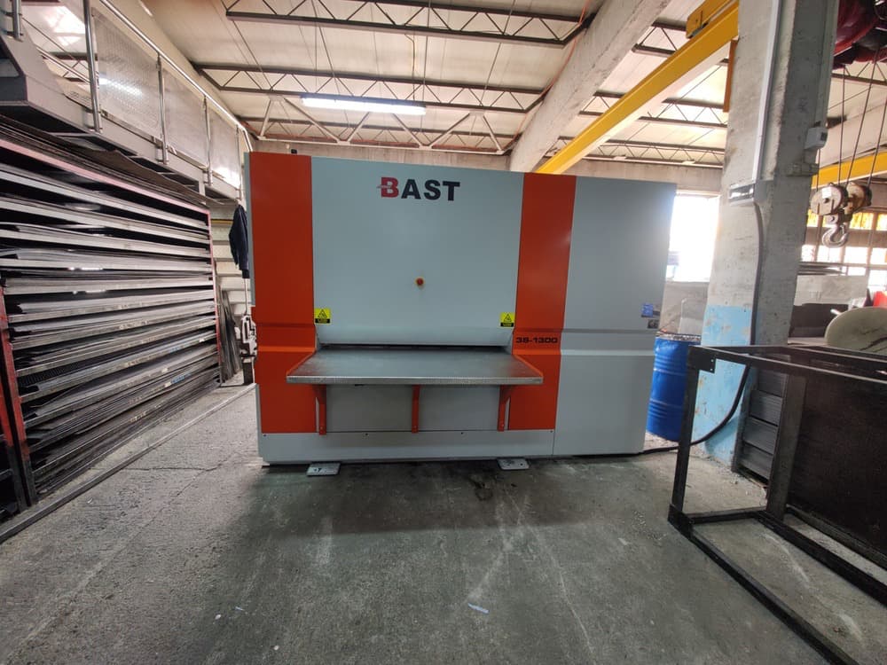 BAST 38-1300 sheet metal leveling machine