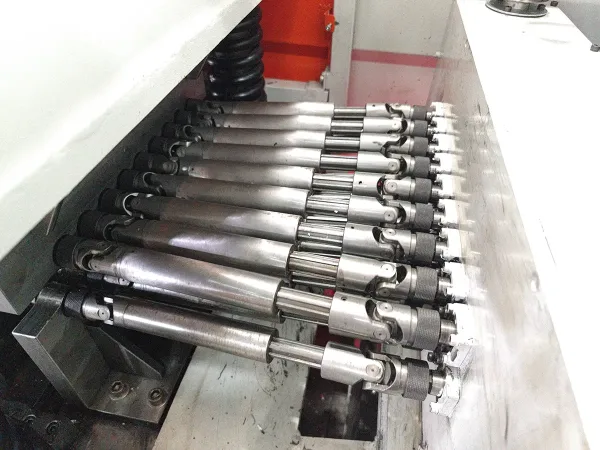 Walzen und Antriebsmechanismus der BAST Walzenrichtmaschine für präzises Blechrichten